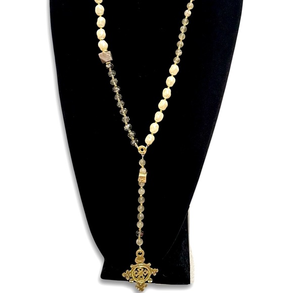 CHICO’s “Bryn” Pearl & Gray Lucite Long Necklace W Vintage Gold Cross | NWT - Picture 1 of 10